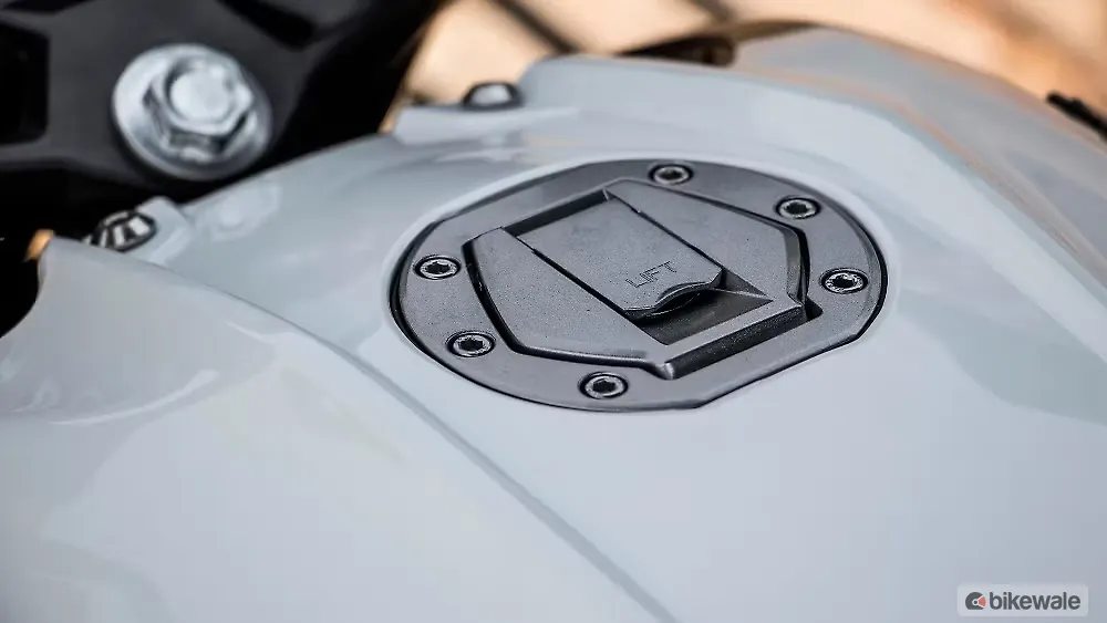 pulsar 200 ns petrol tank lock price