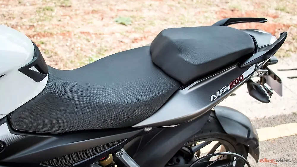 Bajaj Pulsar NS200 Seat Image BikeWale