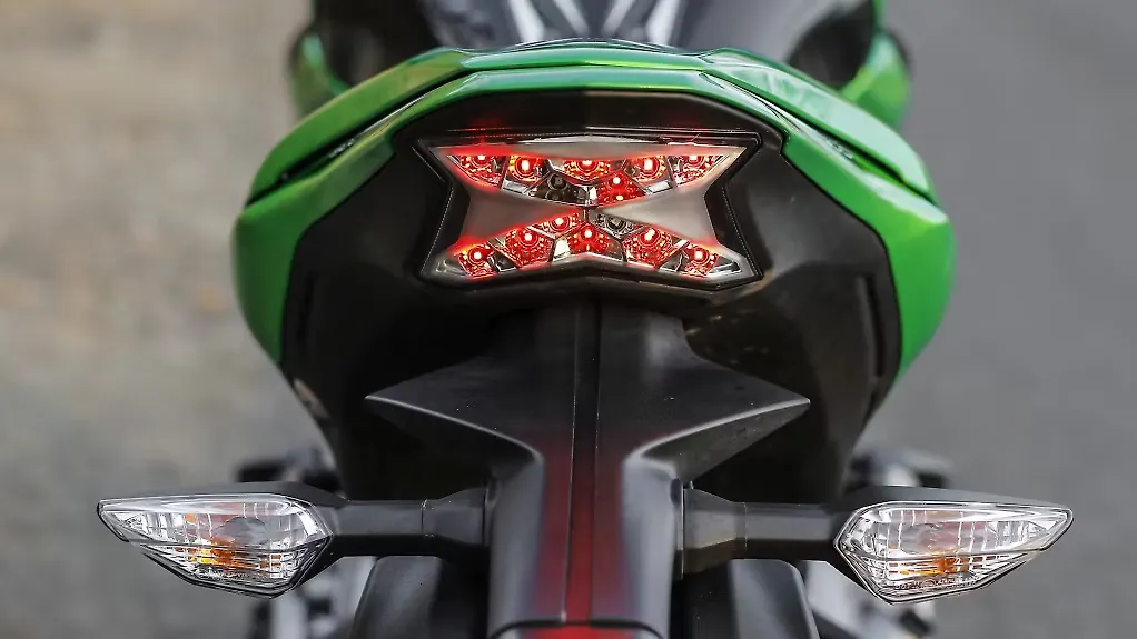 Kawasaki Z900 [2017-2018] Tail Lamp Image – BikeWale