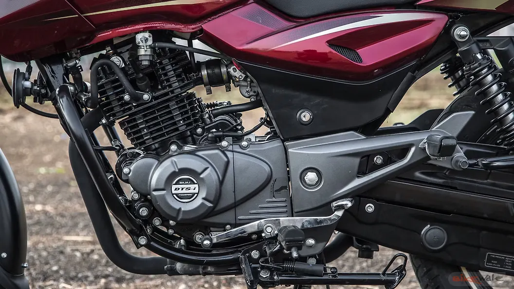 Bajaj Pulsar 150 Grab Rails Image BikeWale