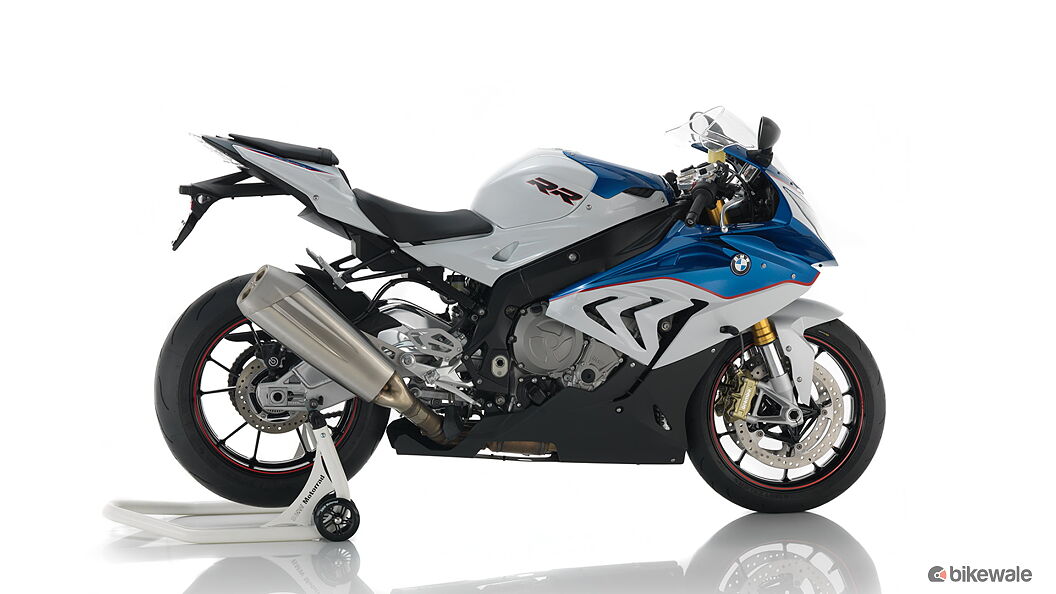 BMW S1000 RR [2017-2018] Front Three-Quarter Image – BikeWale