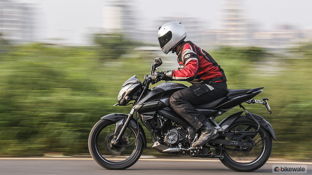 Images of Bajaj Pulsar NS160 | Photos of Pulsar NS160 - BikeWale