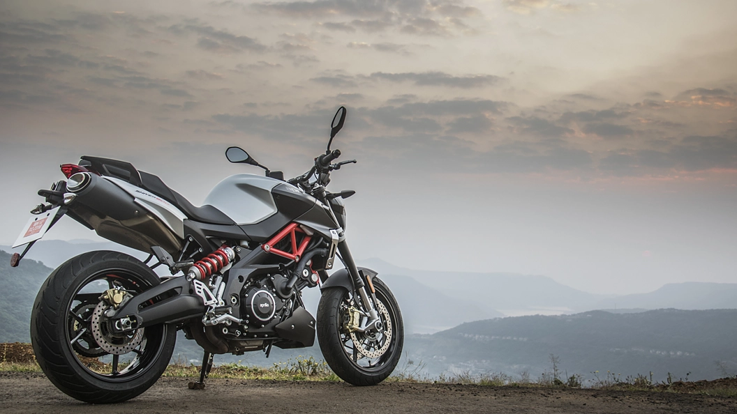 Aprilia Shiver 900 Action Image BikeWale