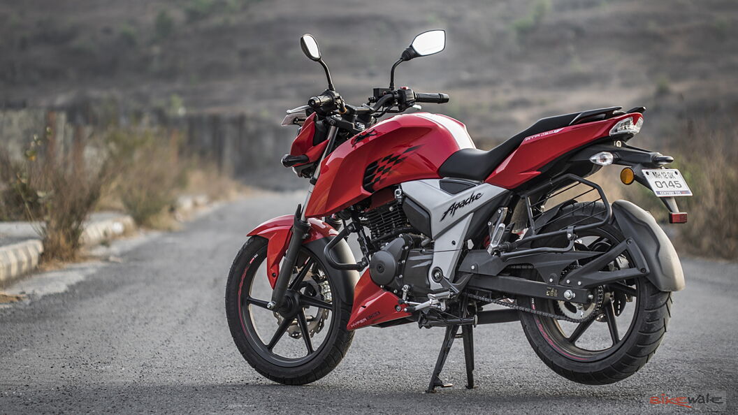 TVS Apache RTR 160 4V Action Image – BikeWale