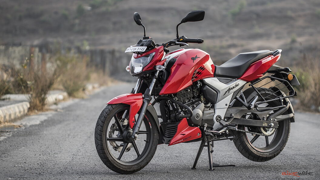 TVS Apache RTR 160 4V Action Image – BikeWale