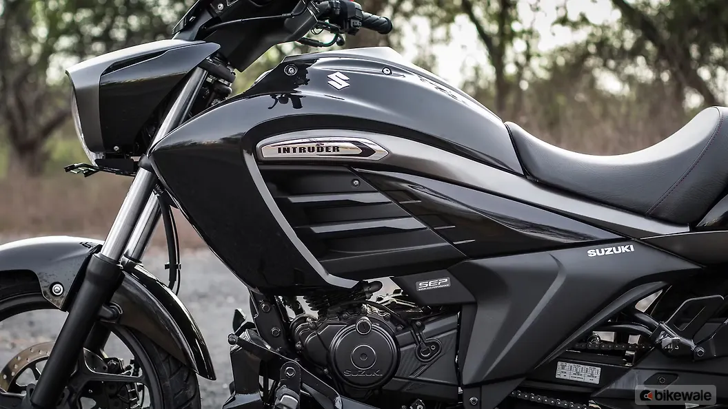 Suzuki Intruder 150 Action Image – BikeWale