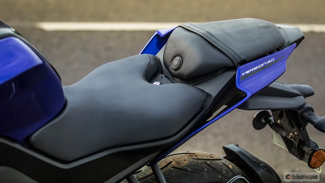 Yamaha YZF R15 V3 Wheels-Tyres Image – BikeWale
