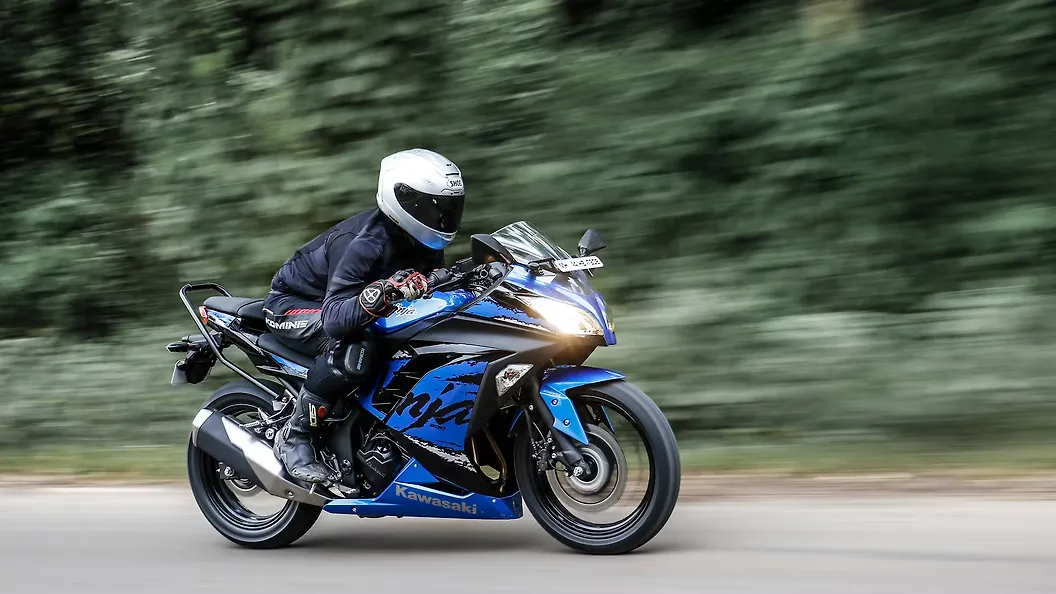 Kawasaki Ninja 300 ABS First Ride Review - BikeWale