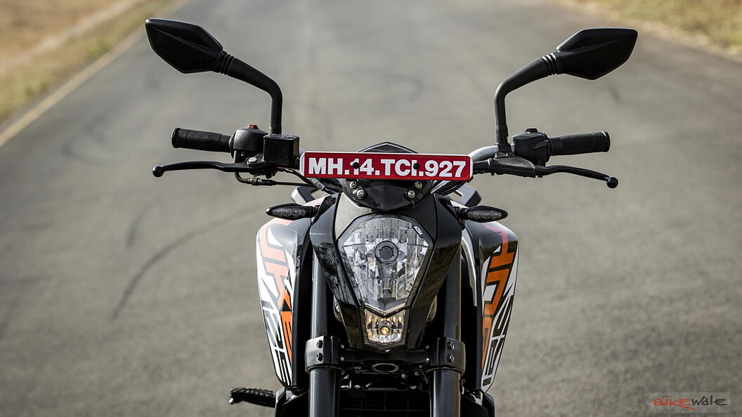 KTM 125 Duke [2021] Handlebar Image – BikeWale