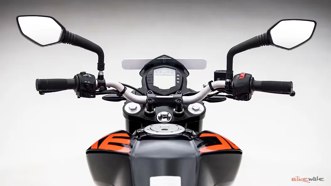 KTM 125 Duke [2021] Front Footpeg Image BikeWale