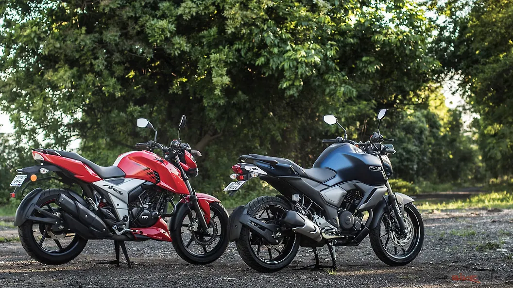 TVS Apache RTR 160 4V Seat Image BikeWale