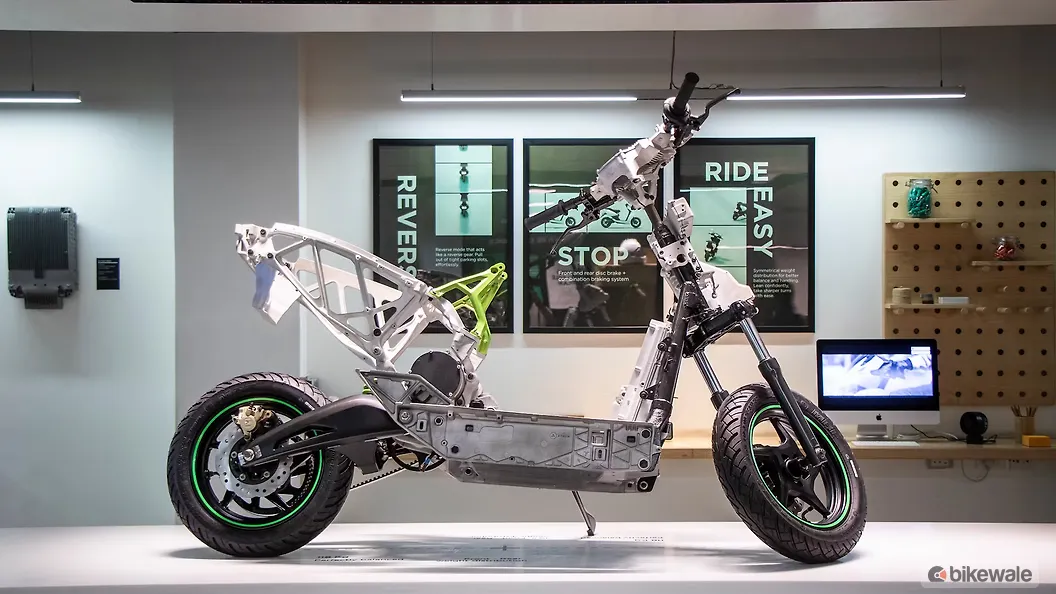 Ather 450 Ather-Electric-Scooter-First-Ride-Review Image – BikeWale