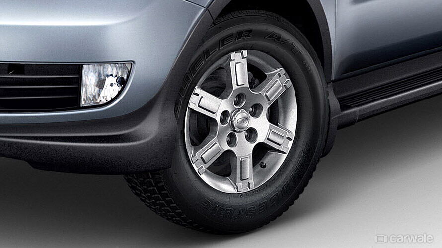 Discontinued Mahindra Xylo 2012 Wheels-Tyres