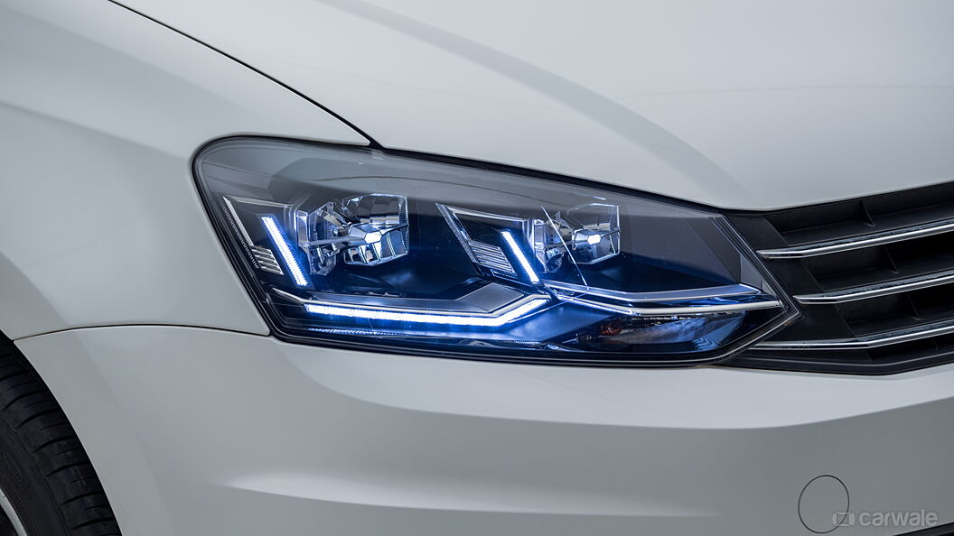 Discontinued Volkswagen Vento 2015 Headlamps