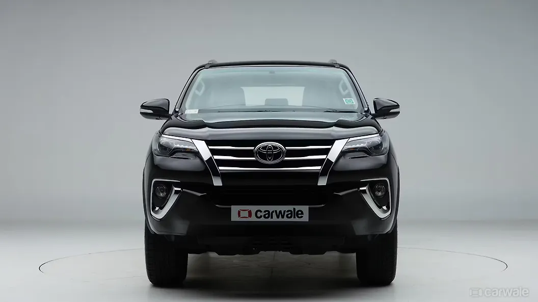 Toyota Fortuner Photo, Front view Image - CarWale