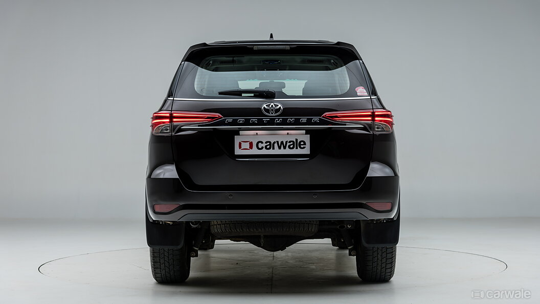 Toyota Fortuner Photo, Rear view Image - CarWale