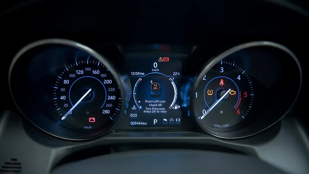 Jaguar XF Photo, Instrument Panel Image CarWale