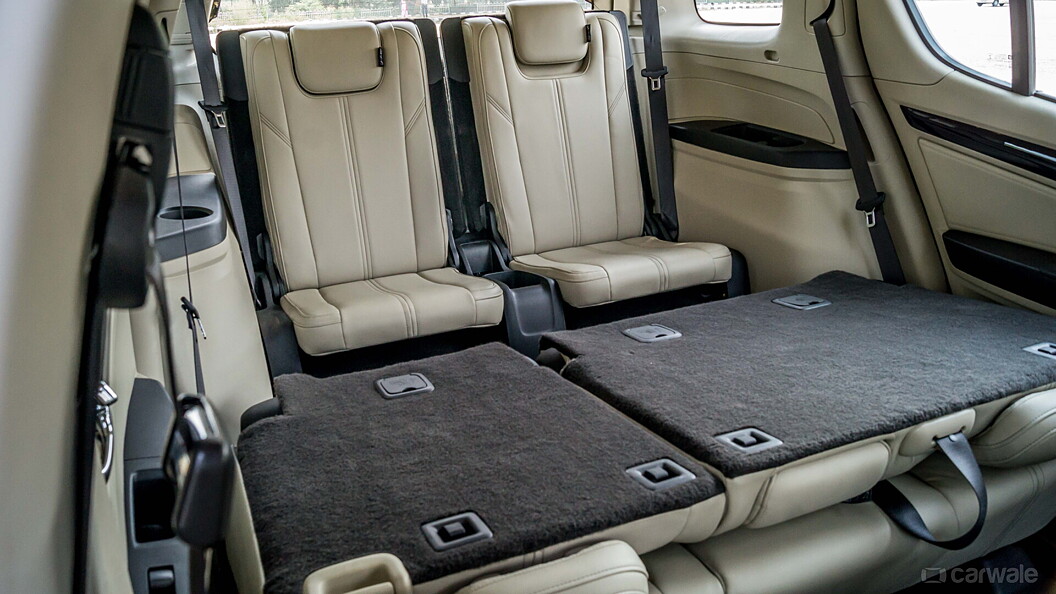 Chevrolet Trailblazer Photo, Rear Seat Space Image - CarWale