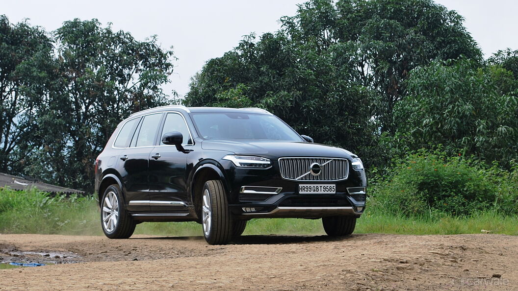 Discontinued Volvo XC90 2015 Right Front Three Quarter