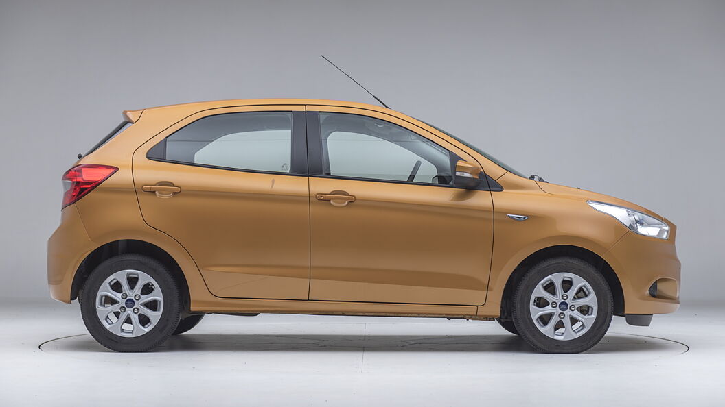 Ford Figo [2015-2019] Photo, Right Side Image - CarWale