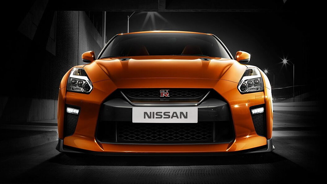 Nissan GT-R Photo, Nissan GTR Front view Image - CarWale