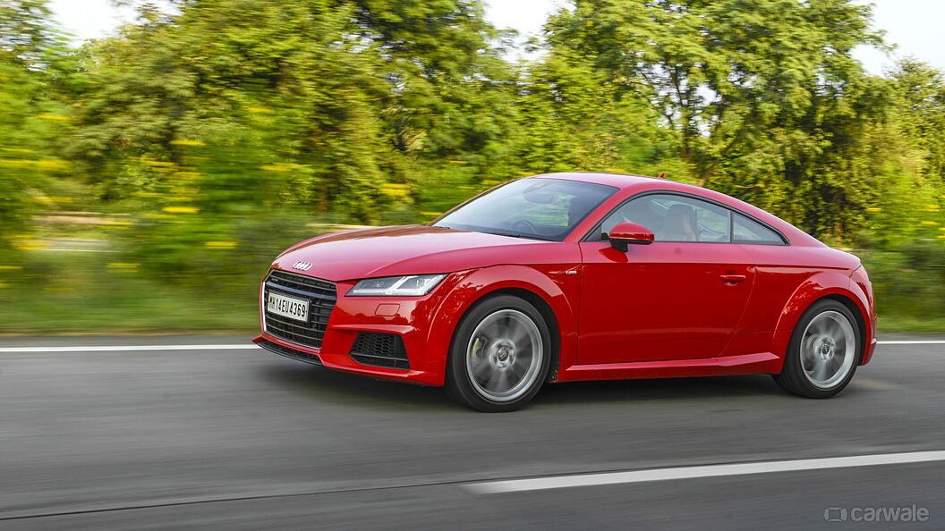 Audi TT Driving