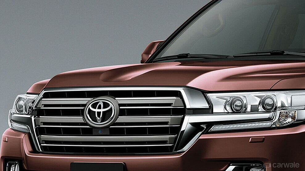 Discontinued Toyota Land Cruiser 2015 Exterior