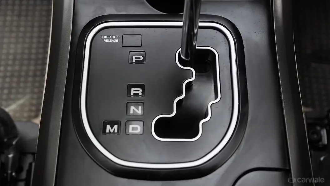 XUV500 [20152018] GearLever Image, XUV500 [20152018] Photos in India