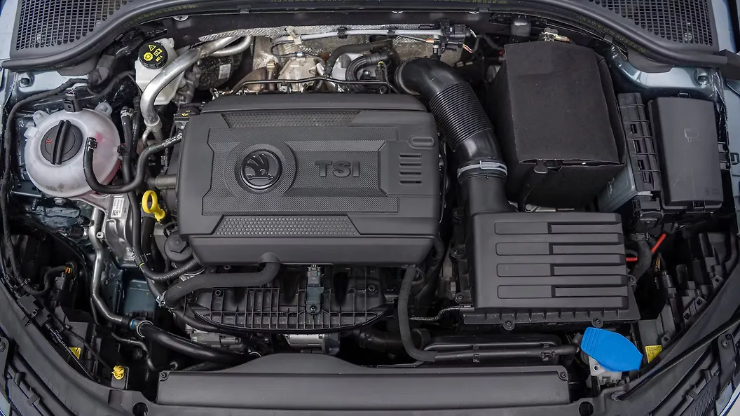 Skoda Octavia Photo Engine Bay Image CarWale skoda-octavia-photo-engine-bay-image-carwale
