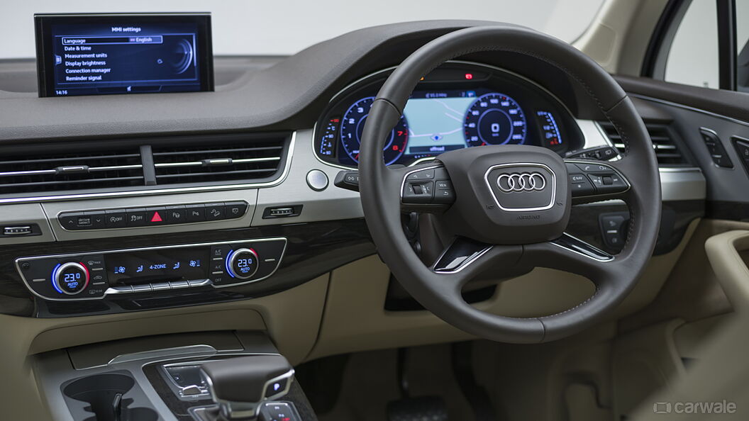 Discontinued Audi Q7 2015 Dashboard
