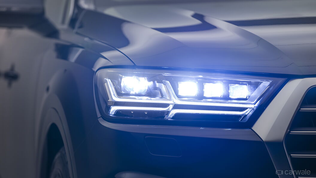Discontinued Audi Q7 2015 Headlamps