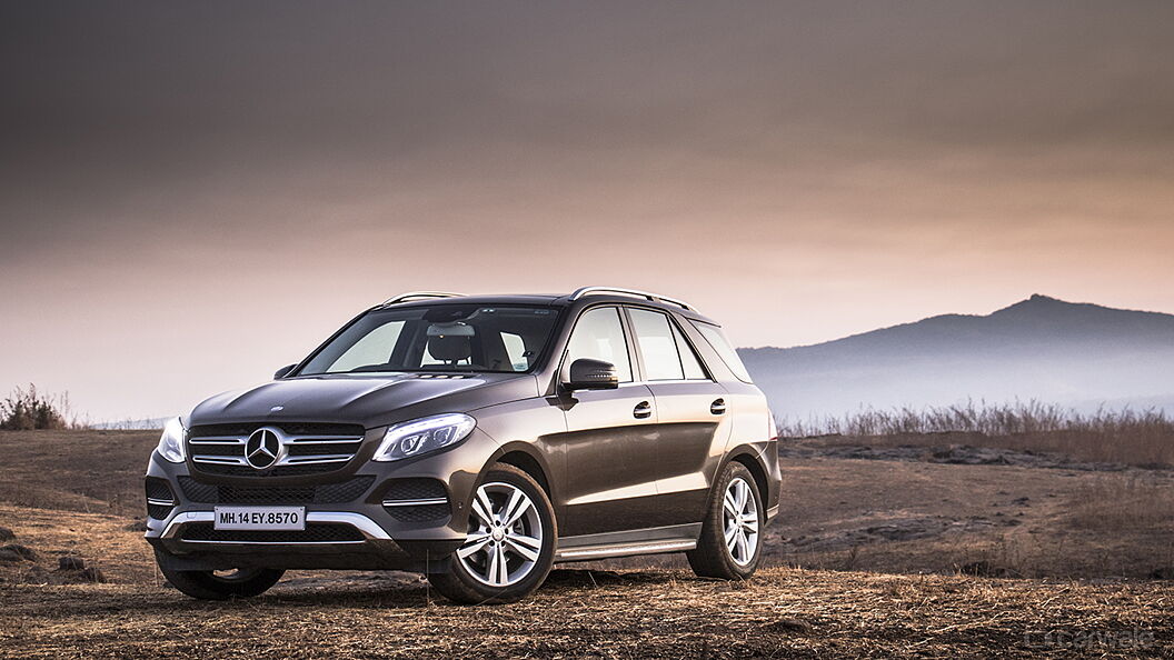 Discontinued Mercedes-Benz GLE 2015 Left Front Three Quarter