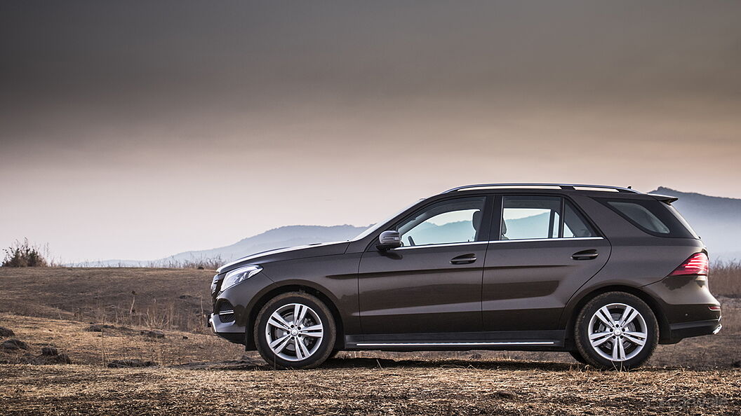 Discontinued Mercedes-Benz GLE 2015 Left Side View