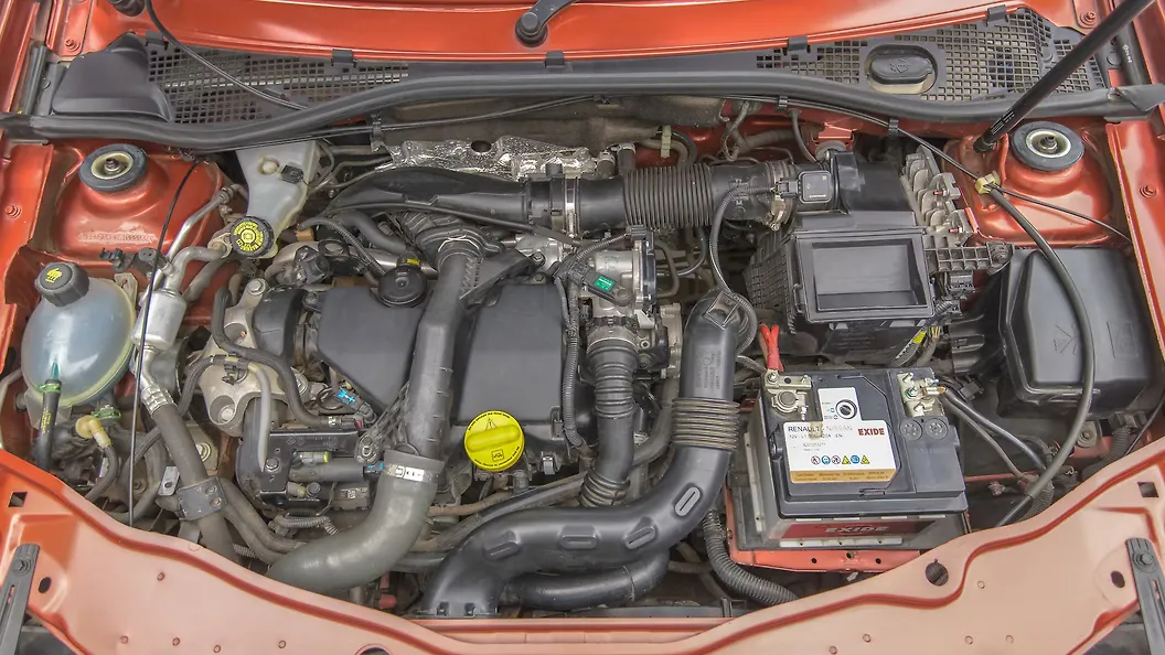 Renault Duster [20162019] Photo, Engine Bay Image CarWale