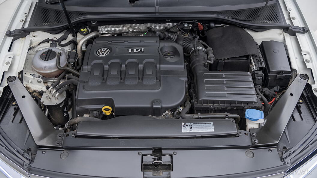 Passat Engine Bay Image, Passat Photos in India - CarWale