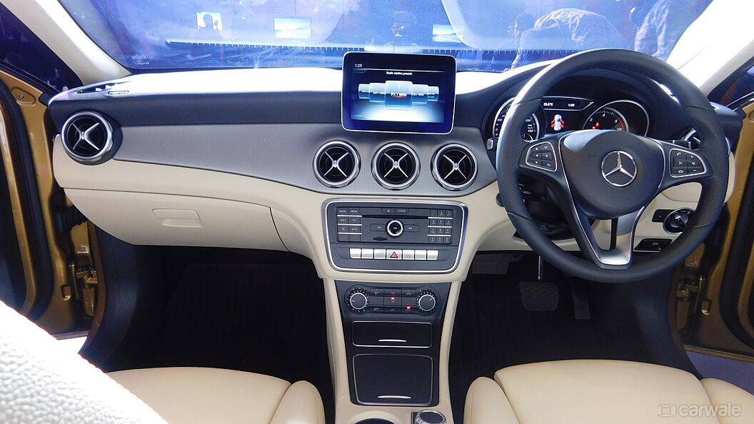 Mercedes-Benz GLA [2017-2020] Interior