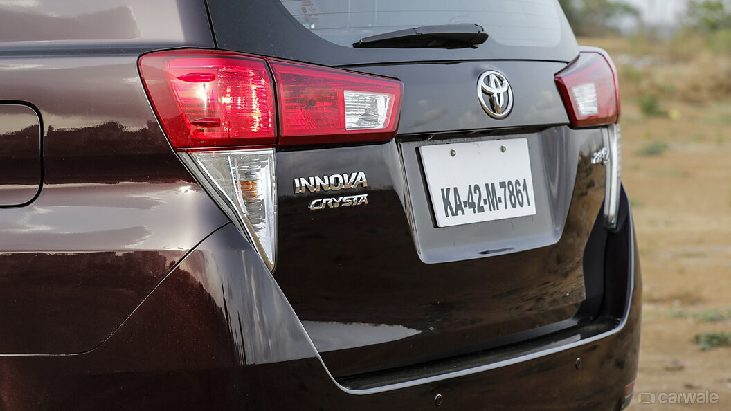 Toyota Innova Crysta Photo Rear View Image Carwale