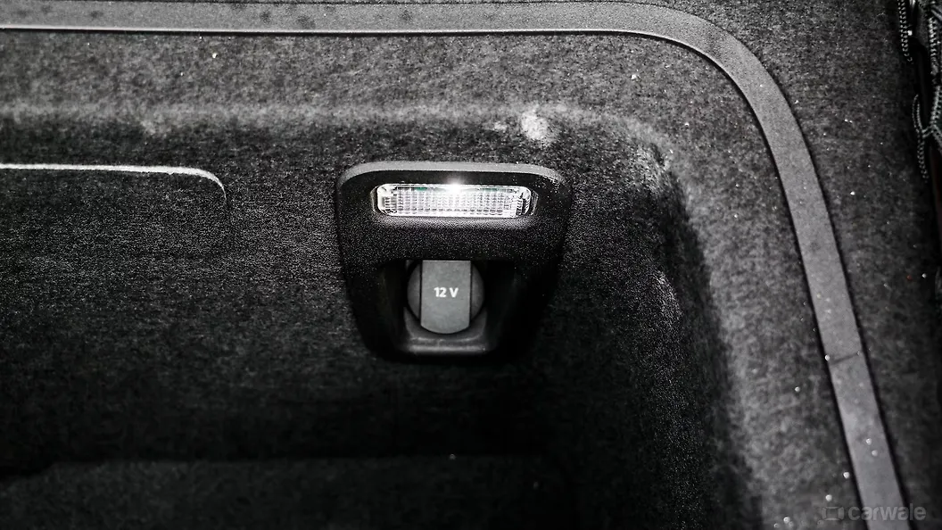 R8 Boot Space Image, R8 Photos in India - CarWale