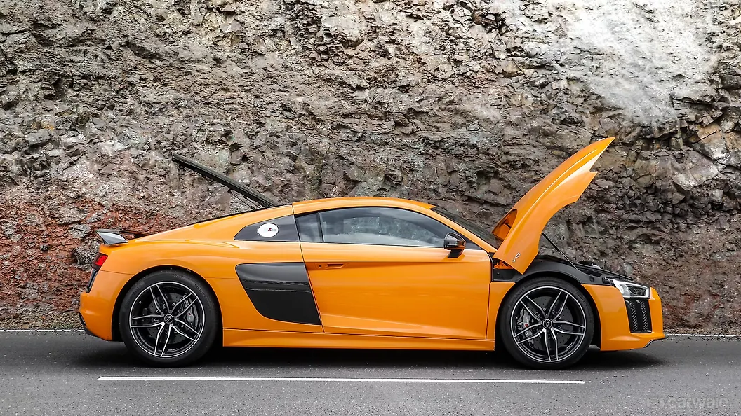 Audi R8 Straight Side R8 Right Side Image, R8 Photos in India - CarWale