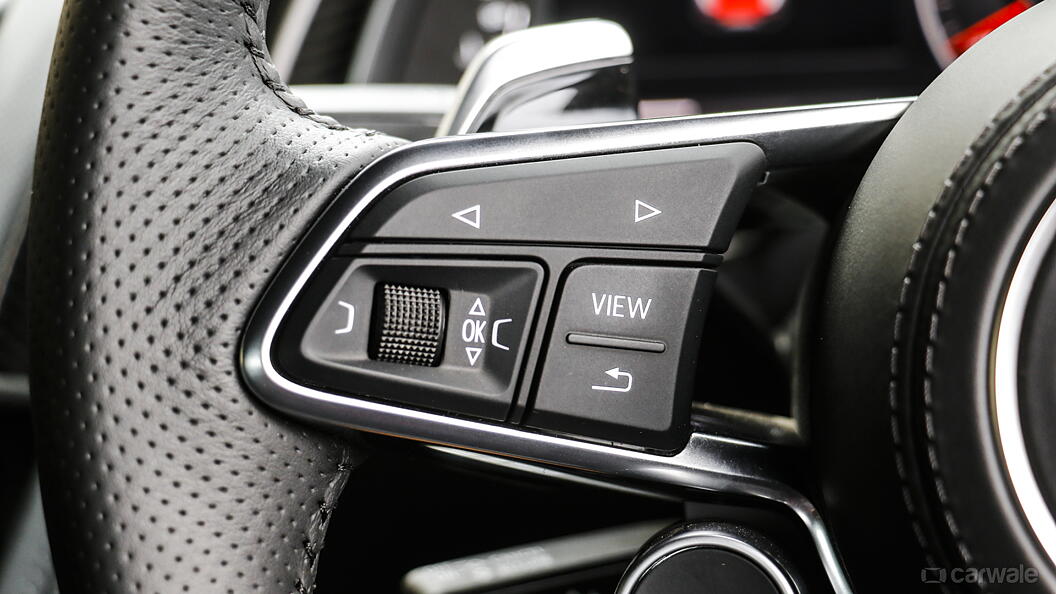 R8 Steering Mounted Audio Controls Image, R8 Photos in India - CarWale