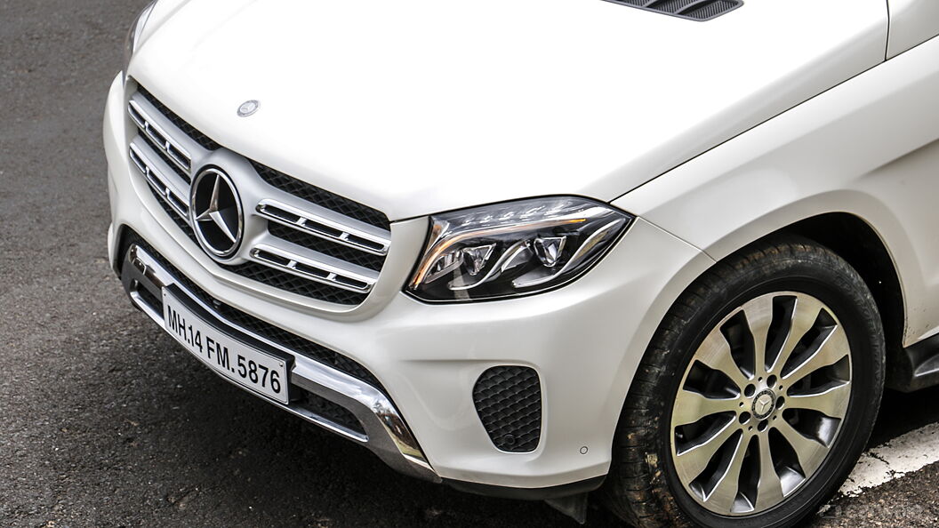 Discontinued Mercedes-Benz GLS 2016 Front View