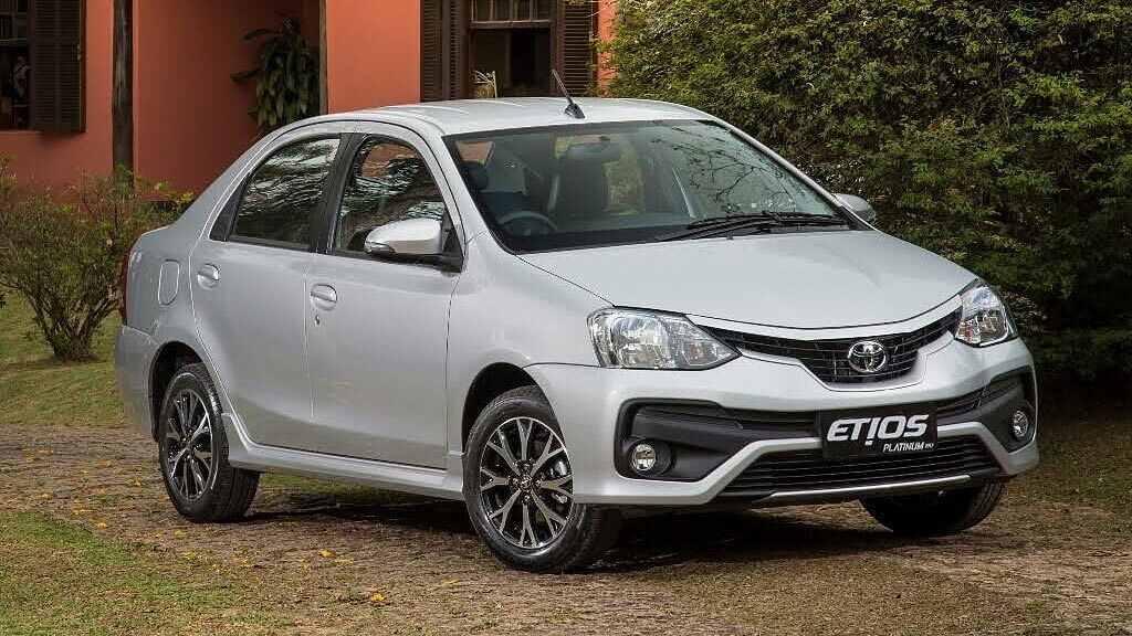 Toyota Platinum Etios Photo, Toyota Etios Facelift Right Front Three ...