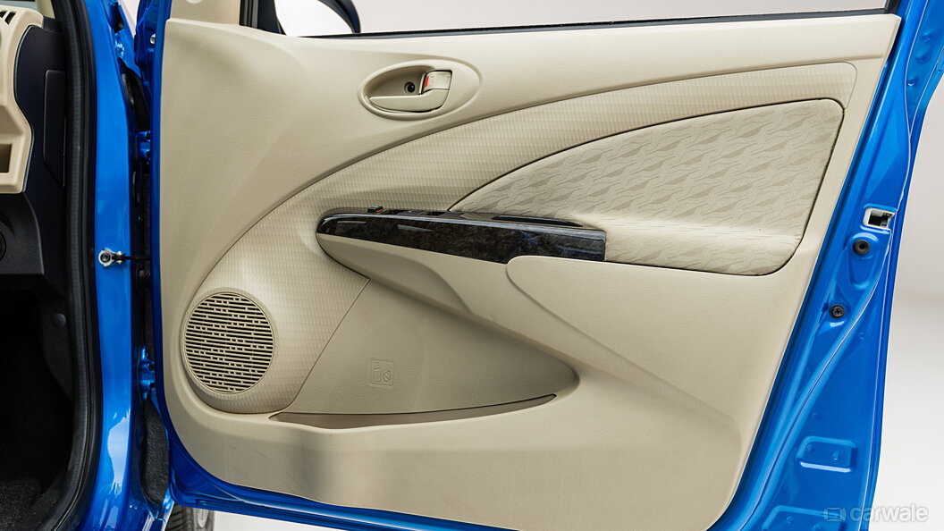 Toyota Etios Liva Photo Interior Door Handles Image Carwale