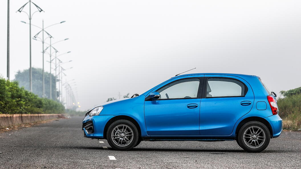 Etios Liva Left Side View Image, Etios Liva Photos in India - CarWale