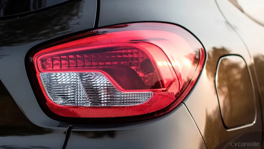 Kwid [20152019] Tail Lamps Image, Kwid [20152019] Photos in India