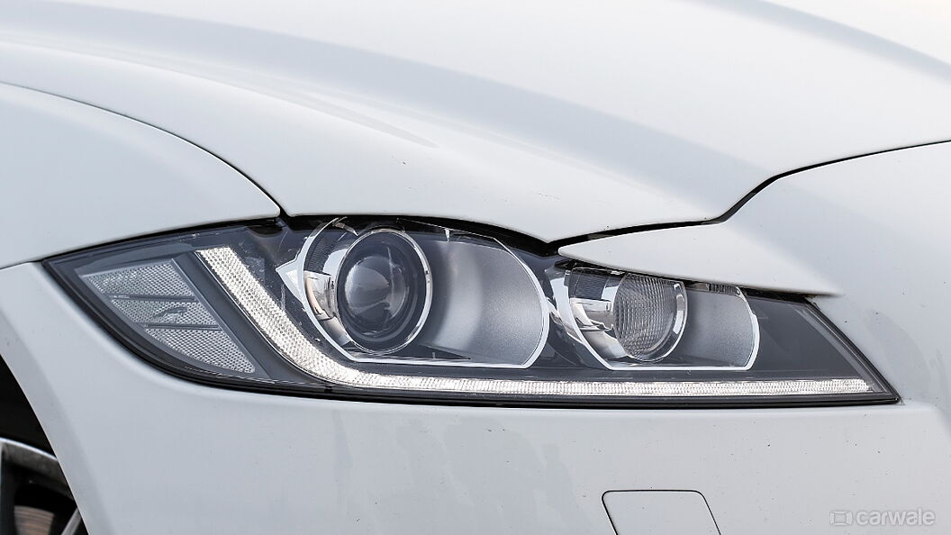 Jaguar XF Headlamps