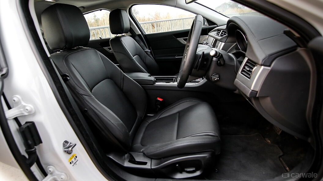 Jaguar XF Front-Seats