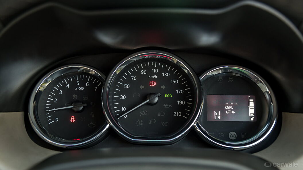 Discontinued Nissan Terrano 2013 Instrument Panel