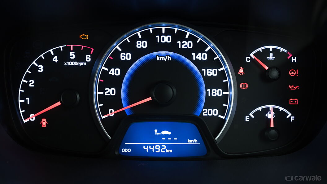 Hyundai Grand i10 Photo, Instrument Panel Image - CarWale