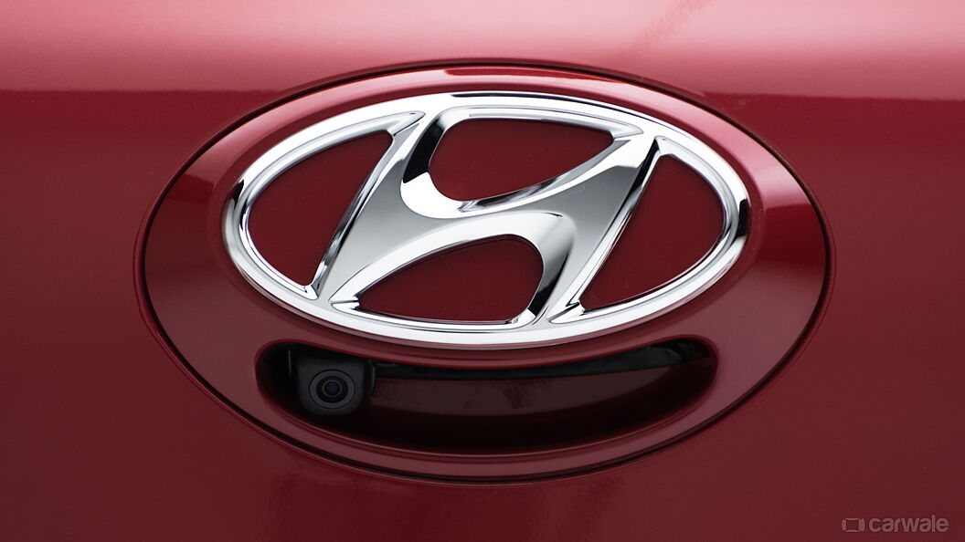 Hyundai Grand i10 Photo, Logo Image - CarWale